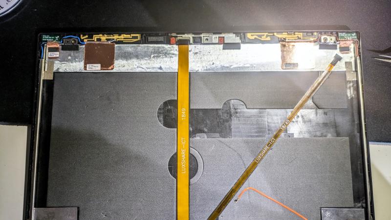 Antennas, brackets and hinges