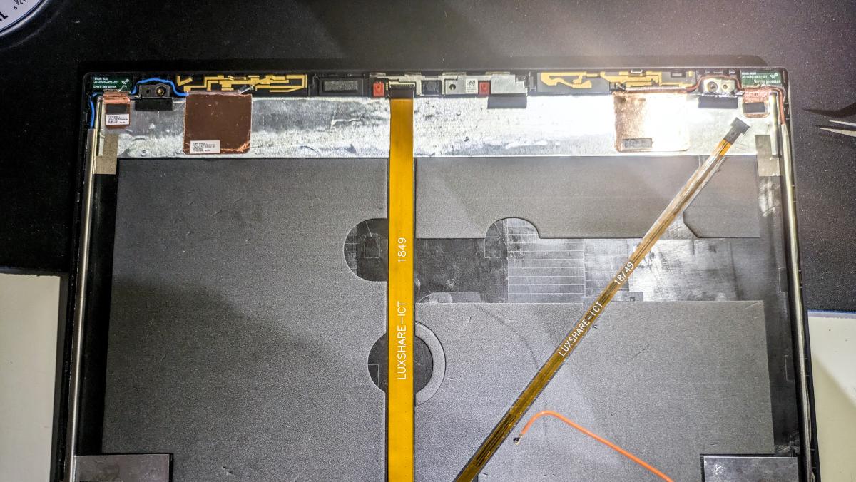 How to replace the lid on a ThinkPad T480