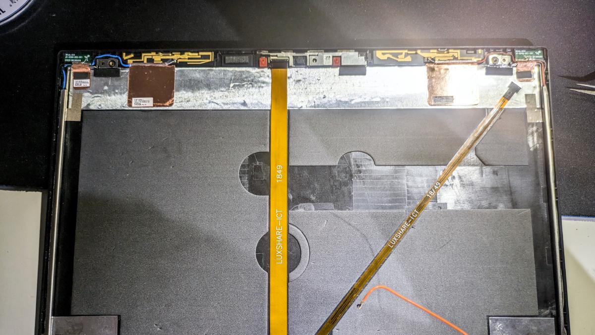 How to replace the lid on a ThinkPad T480