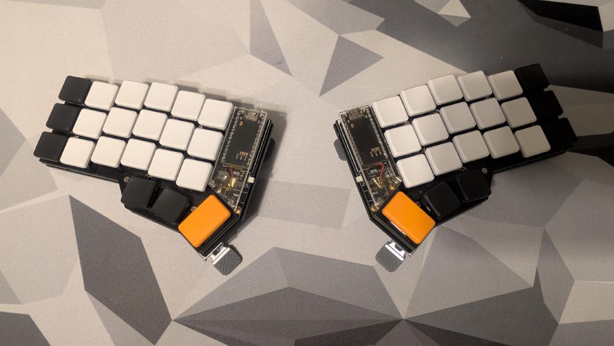 Wireless split keyboard build